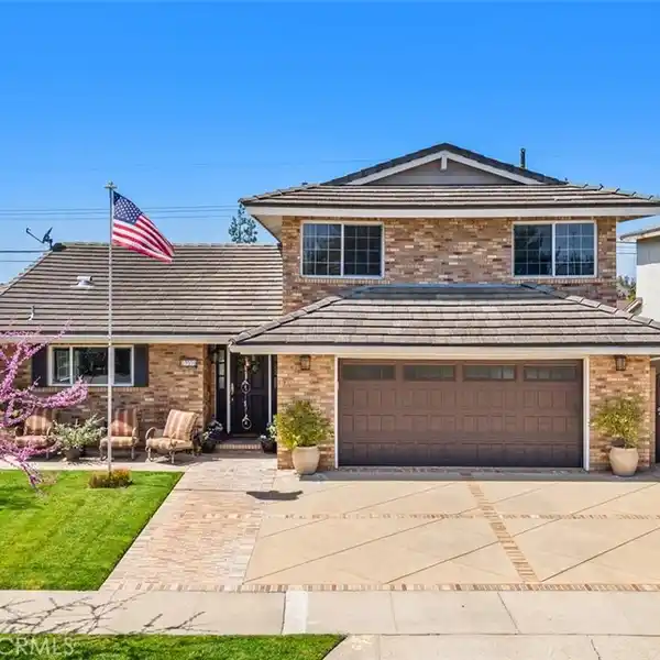 REMODELED HOME OFFERING RESORT-STYLE LIVING