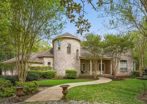 BEAUTIFUL EUROPEAN STYLE HOME ON 3.5 ACRES