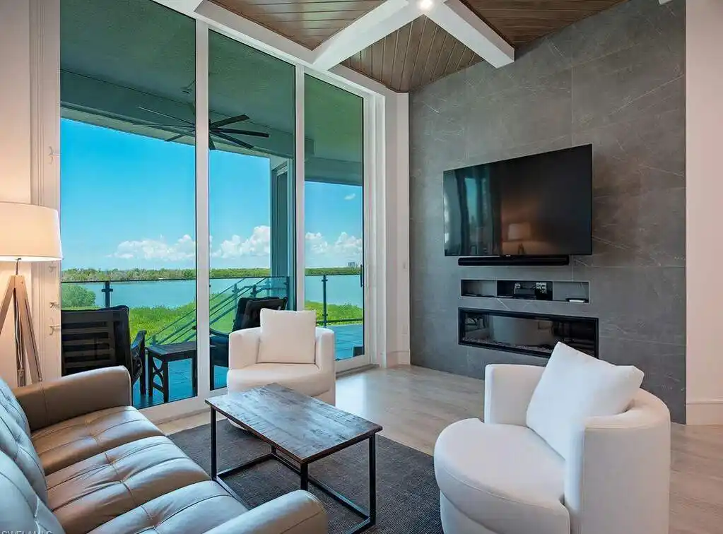 Meticulously Designed and Maintained Sky Residence
