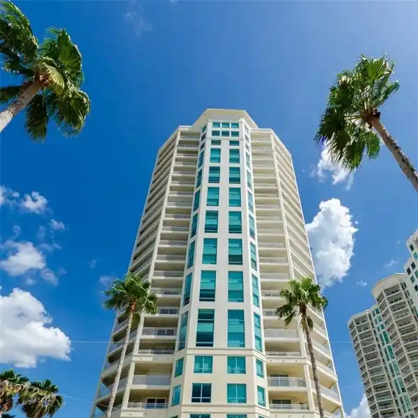 PENTHOUSE LEVEL CONDO IN A PRESTIGIOUS BEACHFRONT DEVELOPMENT