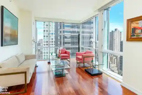 Full-Floor Home in Distinguished Park Avenue Place