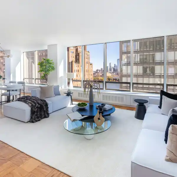 EXPANSIVE SUN-FILLED RESIDENCE AT 860 UNITED NATIONS PLAZA