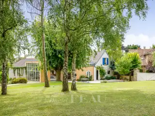 Family Friendly Former 18th-Century Farmhouse