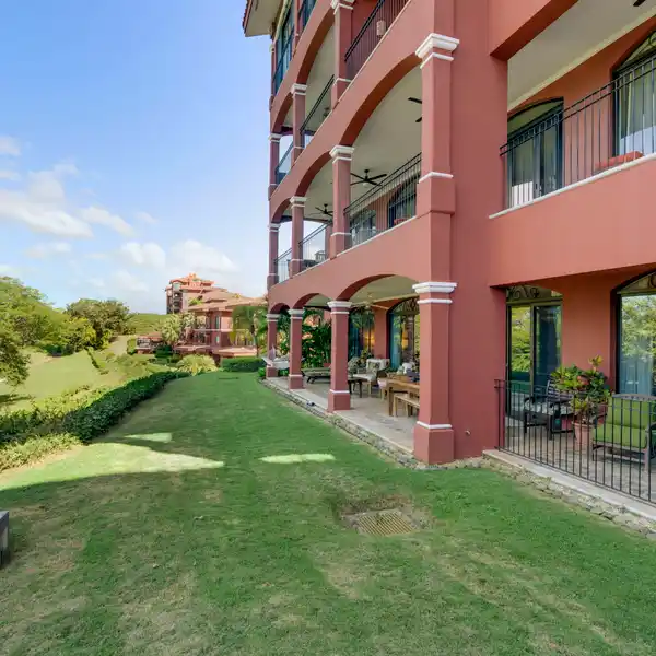 BOUGAINVILLEA 7105: LARGE REMODELED HOME WITH AMAZING OUTDOOR SPACE AND CLASSY EXTRAS