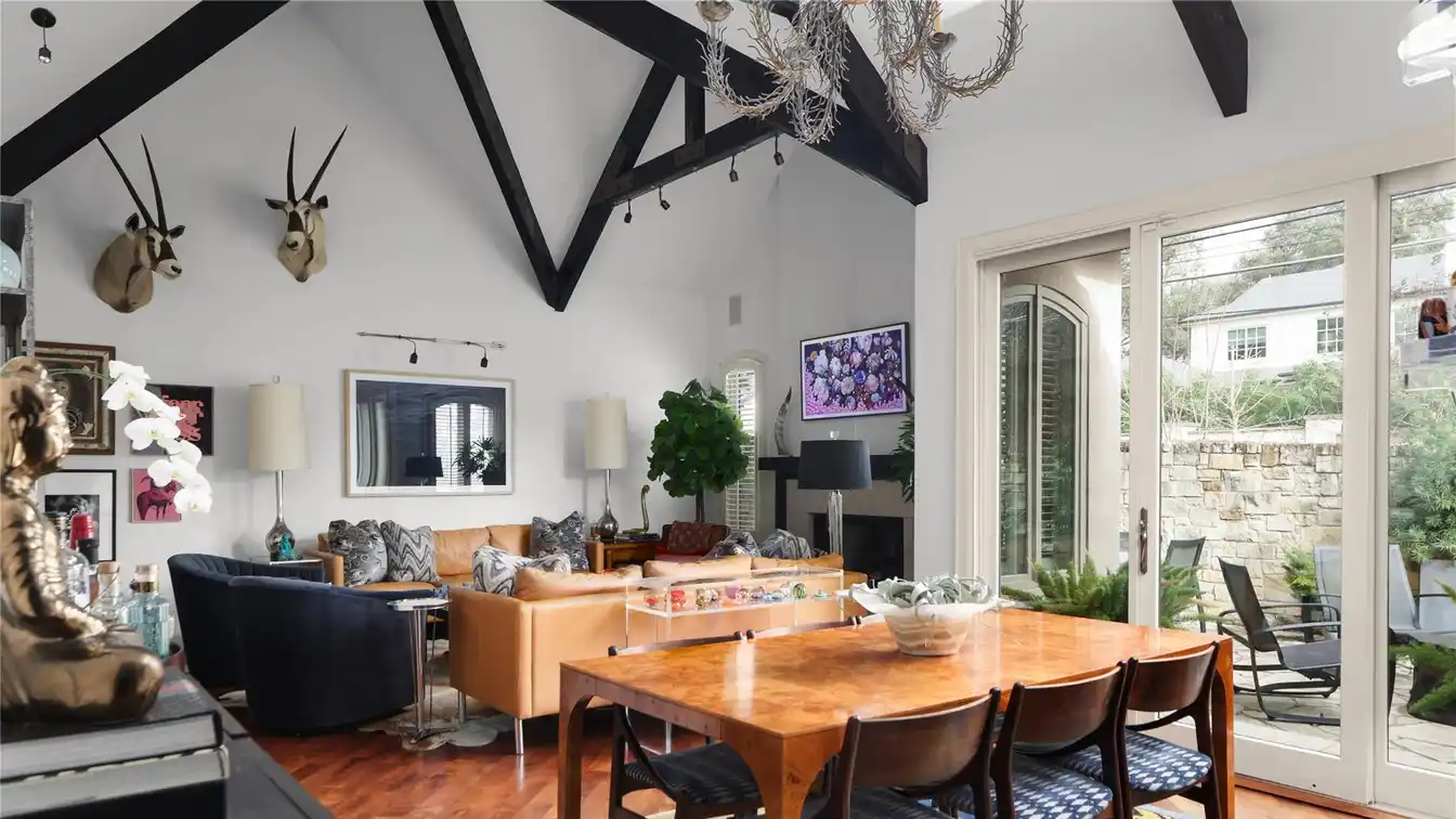 Sophisticated Lock-and-leave Residence
