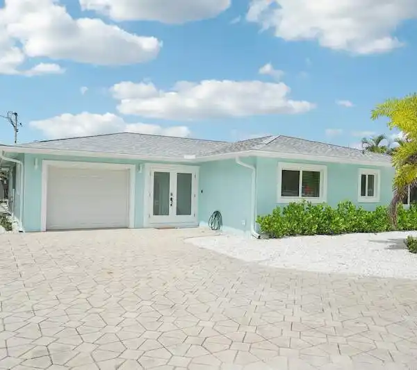 WATERFRONT POOL HOME WITH DIRECT GULF ACCESS