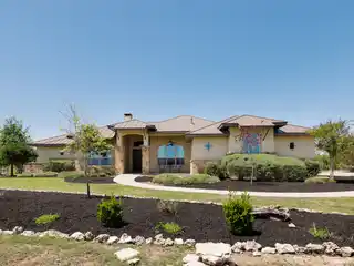Hill Country Transitional Home in Cordillera Ranch