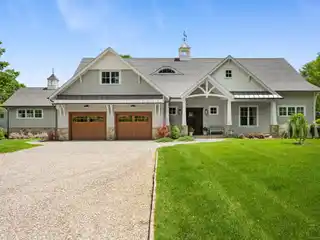 Modern Craftsman Countryside Retreat