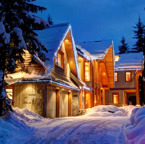 STUNNING TIMBER-FRAME CHALET OFFERS TIMELESS MOUNTAIN CHARM