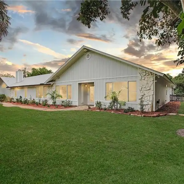 PRIVATE MULTIGENERATIONAL RETREAT WITH MODERN COMFORTS