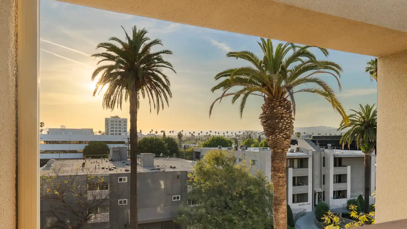 Sought-after Complex in Prime Beverly Hills Location