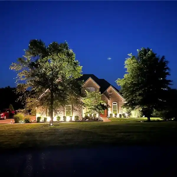 SPACIOUS ESTATE WITH DECK AND FIREPIT