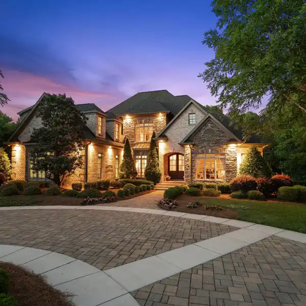 AMAZING ESTATE LOCATED IN NORTHWEST GREENSBORO