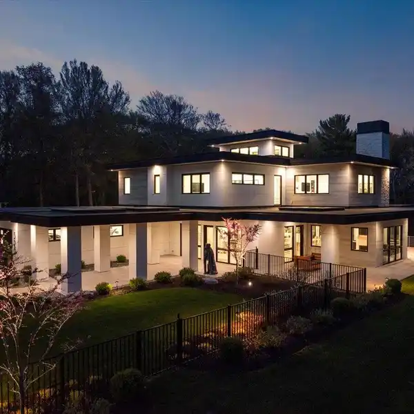ONE-OF-A-KIND CUSTOM ESTATE