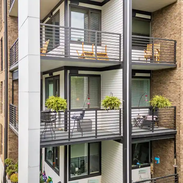 UPSCALE NORTH SHORE CONDO WITH STUNNING SUNSETS