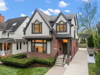 Ideal Condo Alternative in Walkable Neighborhood