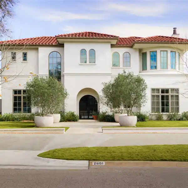 EXCEPTIONAL CORNER ESTATE IN PEMBERTON HEIGHTS