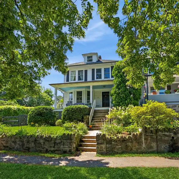 BEAUTIFUL PRE-WAR COLONIAL