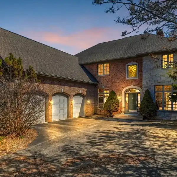 EXPANSIVE HOME ON LAKE MICHIGAN