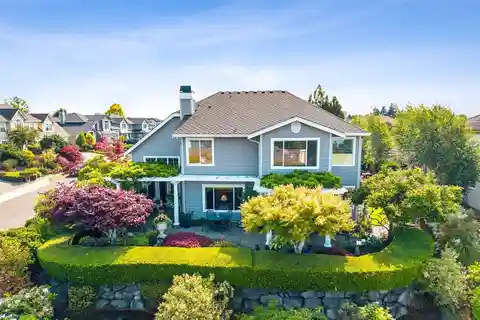 Well-appointed Custom Home with Amazing Views