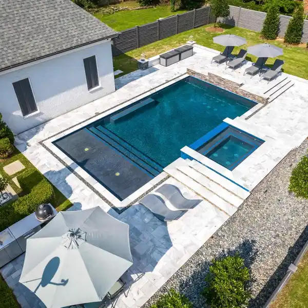 AN UNPARALLELED BLEND OF LUXURY AND CONVENIENCE