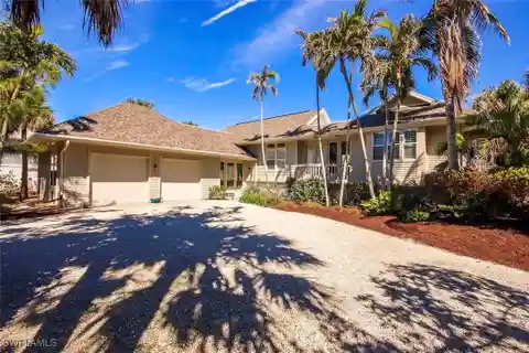 Gorgeous Pool Home in Desired Gopher Walk