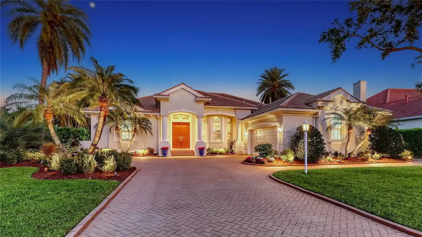 Exquisite Lakefront Home in Award-winning University Park Country Club