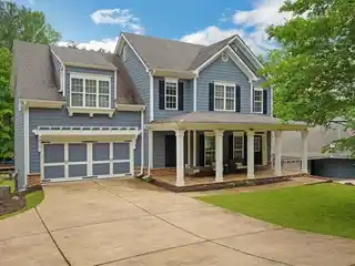 Exceptional Lakefront Home on a Flat Lot