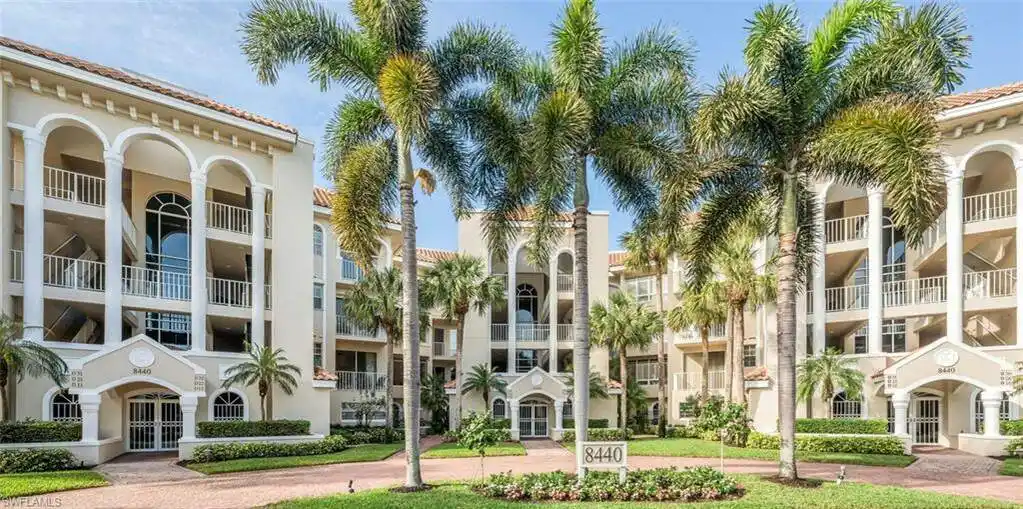 Luxurious Renovated Condo at the Crescent in Pelican Bay