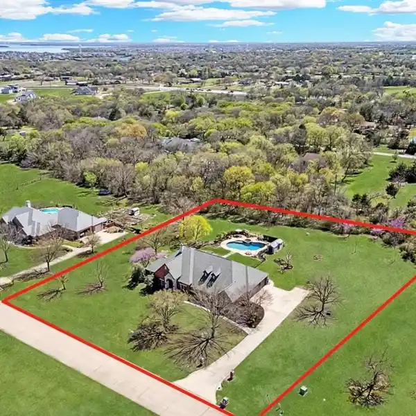 GORGEOUS UPDATES AND 2 ACRES IN LOVEJOY ISD