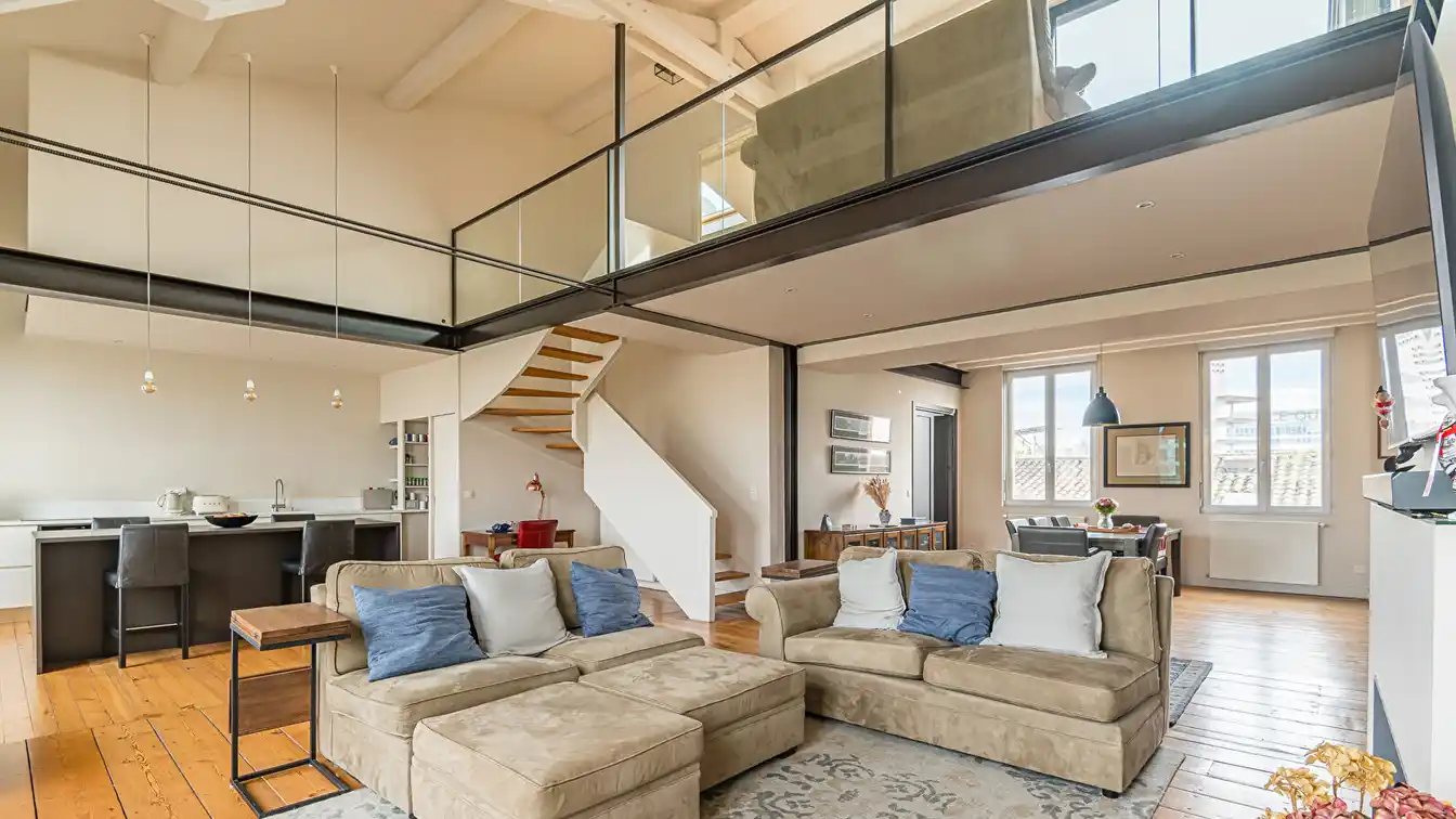 Completely Updated Classic Apartment