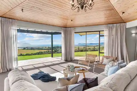 Sea Views on Seamore Rise