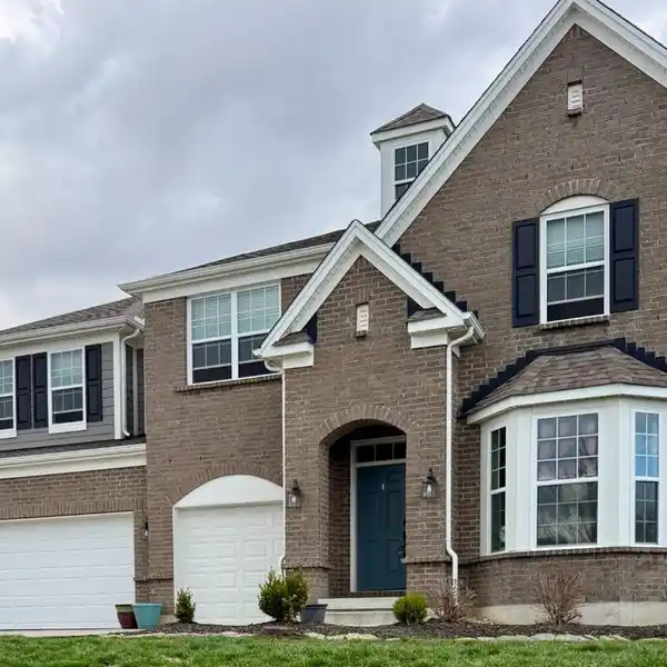 MOVE-IN READY HOME IN A DESIRABLE NEIGHBORHOOD