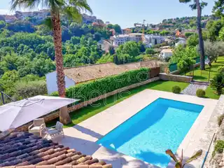 Beautifully Renovated Villa