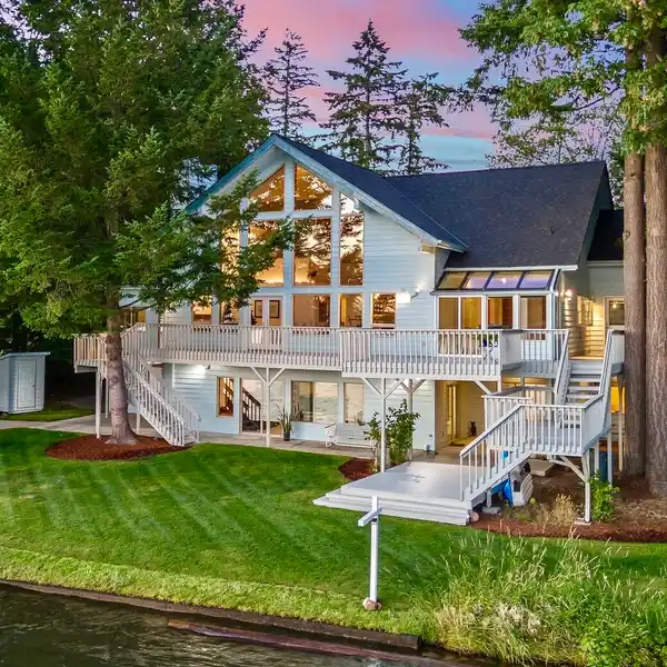 TRULY CUSTOM HOME ON LAKE TAPPS