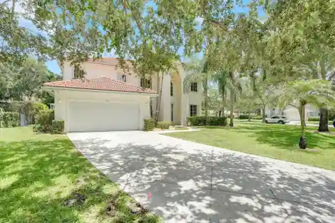 Beautifully Maintained Residence in Egret Landing