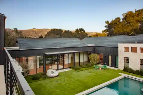 Modern Masterpiece in the Heart of Hope Ranch