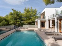 LUXURY DETACHED HOUSE IN VOULIAGMENI