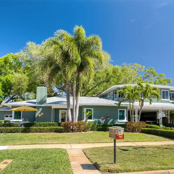 PRISTINE POOL HOME