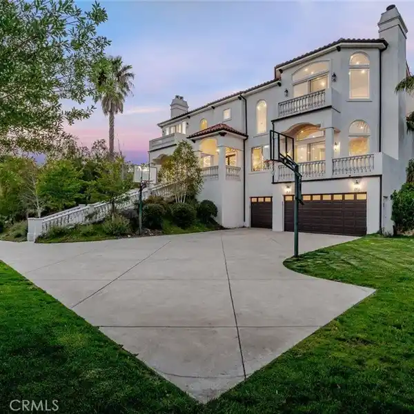 EXQUISITE HOME ON A PRIVATE ACRE