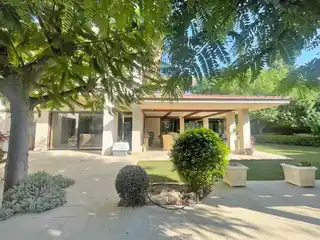 Opulent Villa in Exclusive Engomi Hilton Park