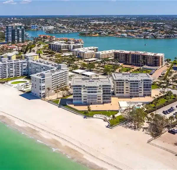 BEAUTIFULLY RENOVATED RESIDENCE AT REGENCY TOWERS