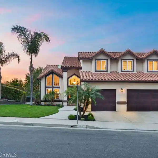 STUNNING ANAHEIM HILLS HOME WITH PANORAMIC VIEWS