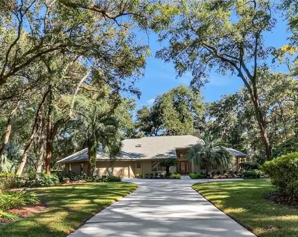 GORGEOUS HOME IN OCEANFRONT PORT ROYAL