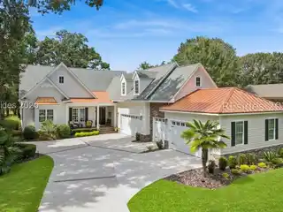 Open Plan Belfair Home with Sweeping Golf Views