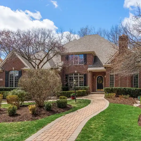 STUNNING CUSTOM BUILT HOME
