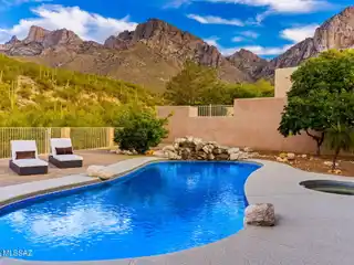 Contemporary Oro Valley Gem with Stunning Mountain Views