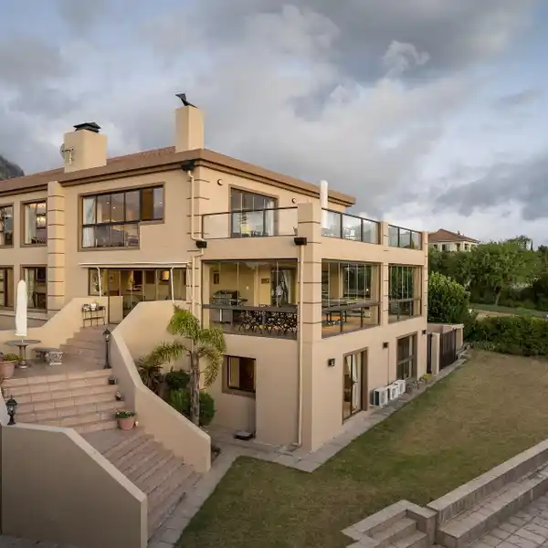 IMPRESSIVE HOME ON THE SLOPES OF THE HELDERBERG