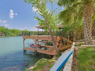 Impressive Lake Austin Property