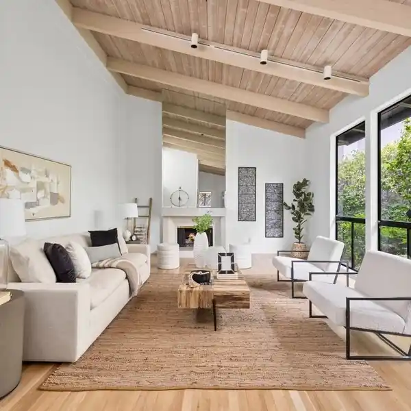 TIMELESS CHARACTER MEETS MODERN COMFORT